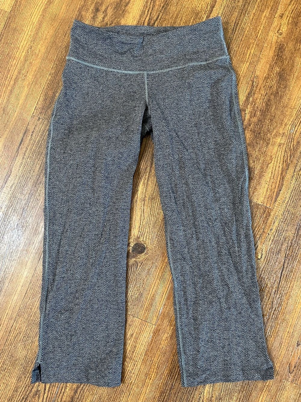 lululemon athletica Gray Herringbone 3/4 Leggings